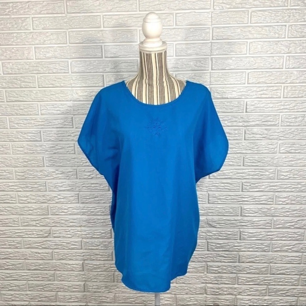 Vintage Lady Manhattan Lightweight Embroidered Top
